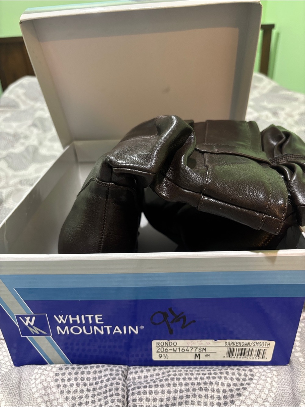 White Mountain Brown Leather Crossbody Satchel